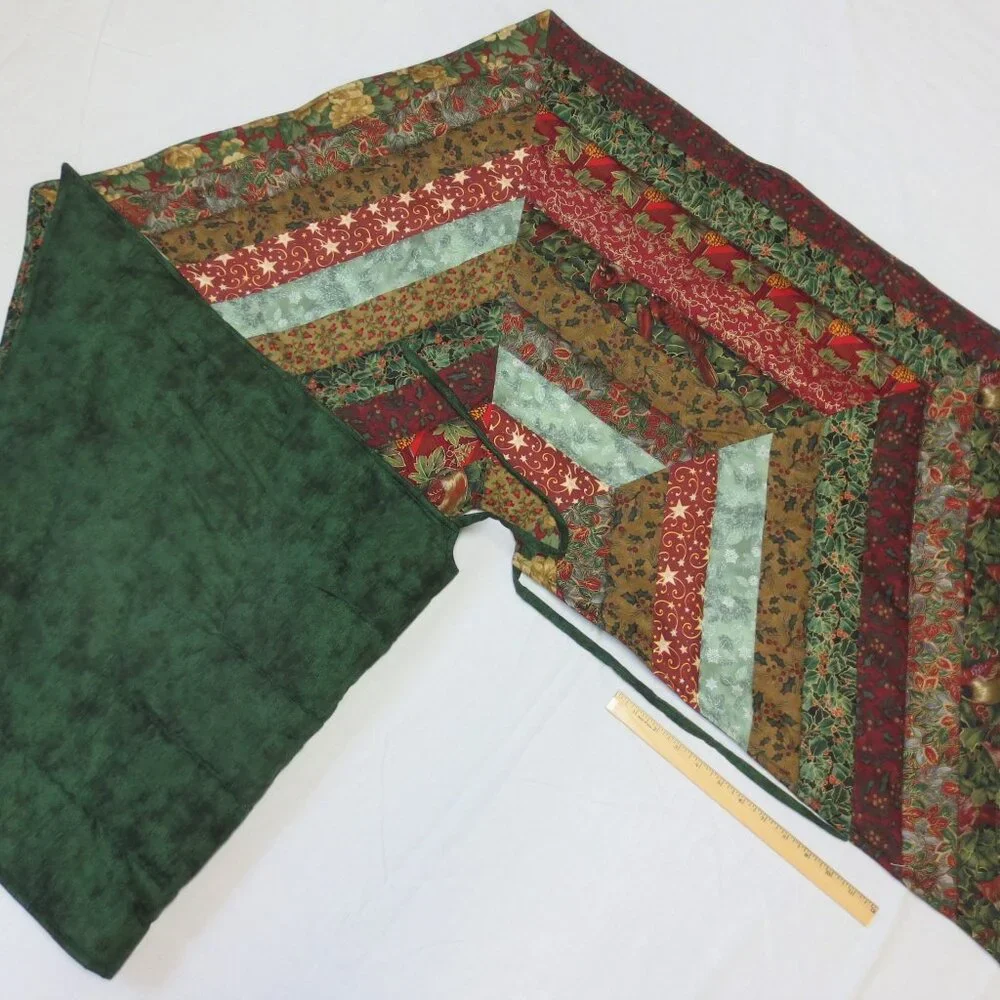 Handmade Quilted Patchwork Christmas Tree Skirt 47.5” Nostalgic Vintage Country